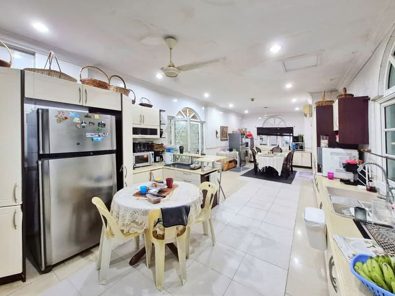Semi-Detached House for Sale in Taman Tun Dr Ismail (Kuala Lumpur) - Fatin Azemi - Kitchen - PropertyGuru.com.my