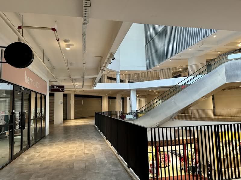 10,000sf Shop Office@ Emporis Retail Mall, Kota Damansara, PJ untuk Untuk Disewa - RM 25,000 /bulan, Mac 2026 - Corridor - PropertyGuru.com.my