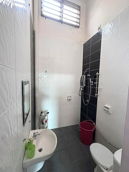 2-storey Terraced House for Sale in Tasek Mutiara (Ipoh) - Steven . - Bathroom - PropertyGuru.com.my