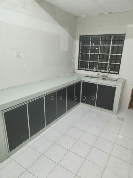 Bukit Rahman Putra untuk Untuk Disewa - RM 1,700 /bulan, Mac 2026 - Kitchen - PropertyGuru.com.my