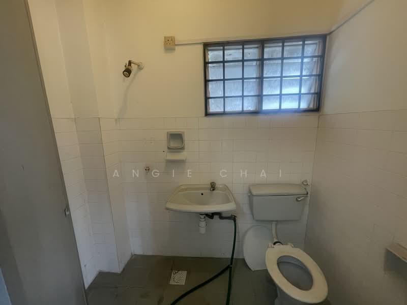 Rumah Teres 2 Tingkat untuk Dijual di Taman Megah Emas (Ss 25) (Petaling Jaya) - Angie Chai - Bathroom - PropertyGuru.com.my