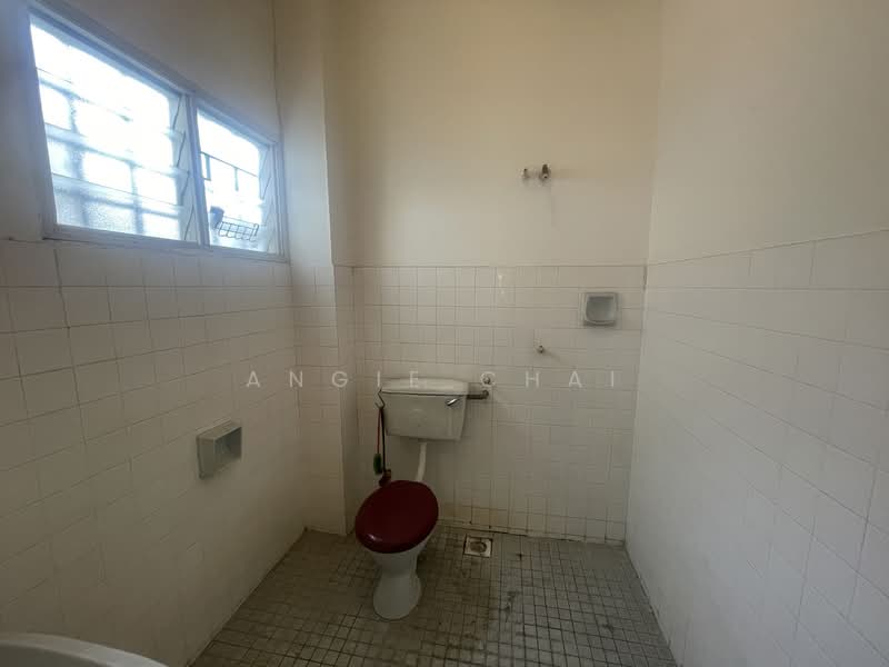 Rumah Teres 2 Tingkat untuk Dijual di Taman Megah Emas (Ss 25) (Petaling Jaya) - Angie Chai - Bathroom - PropertyGuru.com.my