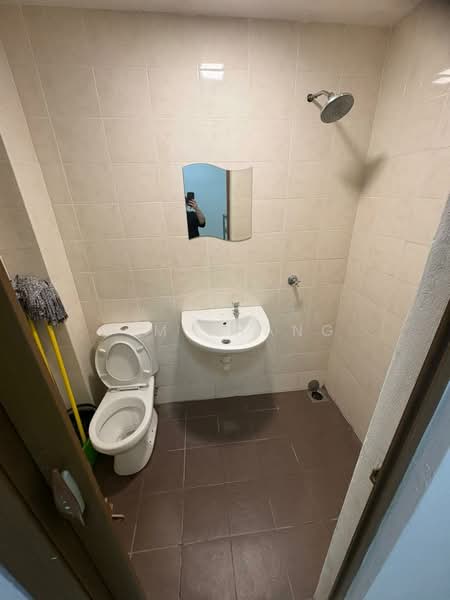 Atmosfera Kondominium untuk Untuk Dijual - RM 700,000, Mac 2026 - Maid room Bathroom - PropertyGuru.com.my