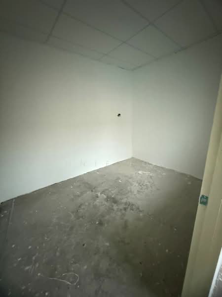 Shop for Sale in Taman Tasek (Johor Bahru) - Annie Low - Interior - PropertyGuru.com.my