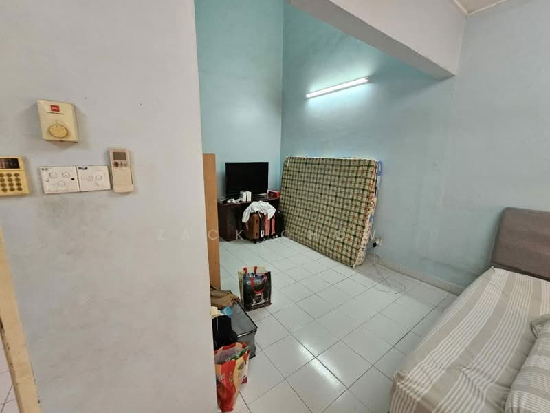 2-storey Terraced House for Sale in Taman Puteri Wangsa (Ulu Tiram) - Zack Chow - Bedroom - PropertyGuru.com.my