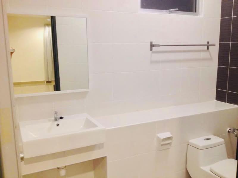 Service Residence for Sale at D'Ambience Residences (Pangsapuri Ikatan Flora) - Alex Sieh - Bathroom - PropertyGuru.com.my