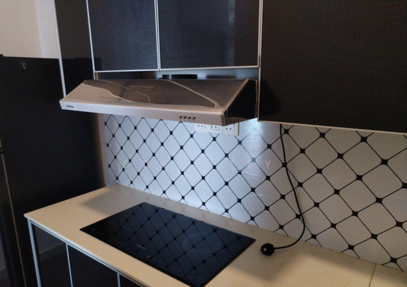 Service Residence for Sale at D'carlton (Residensi Seri Mega) - Steve Tey - Kitchen - PropertyGuru.com.my