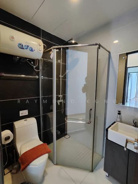Condominium for Sale at Bay Point @ Country Garden Danga Bay - Raymond Kong - Bathroom - PropertyGuru.com.my