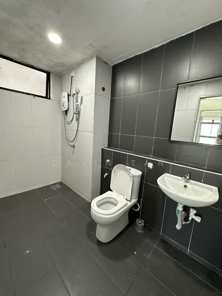 Service Residence for Sale at The Garden Residences - Davin Tan - Bathroom - PropertyGuru.com.my