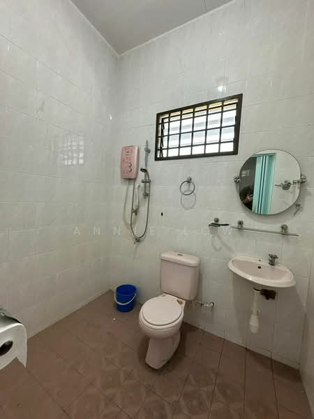 Bungalow for Sale in Kulai (Johor) - Annie Low - Bathroom - PropertyGuru.com.my