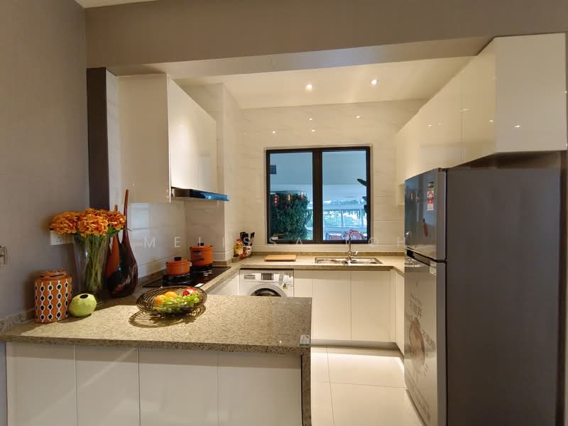 Service Residence for Sale at Starview Bay @ Forest City - Melissa Toh - Kitchen - PropertyGuru.com.my