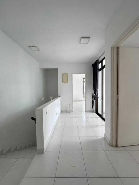 Cluster House for Rent in Setia Tropika (Johor Bahru) - Katherine Low - Corridor - PropertyGuru.com.my