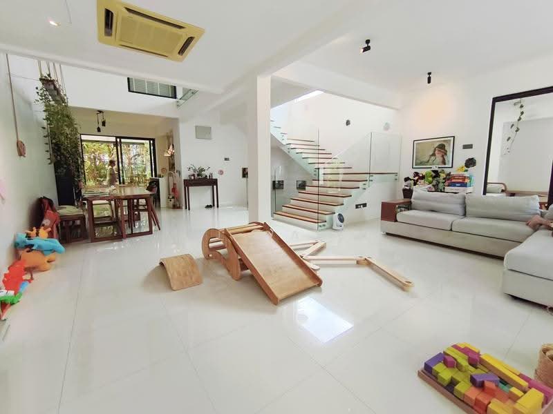 3-storey Terraced House for Sale in Taman TAR (Tun Abdul Razak) (Ampang) - Mel Walia - Living Room - PropertyGuru.com.my