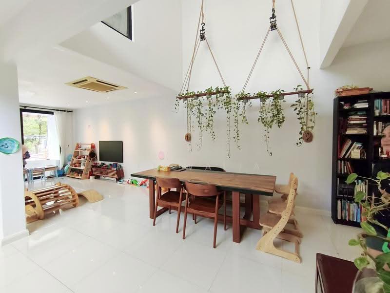 3-storey Terraced House for Sale in Taman TAR (Tun Abdul Razak) (Ampang) - Mel Walia - Living Room - PropertyGuru.com.my