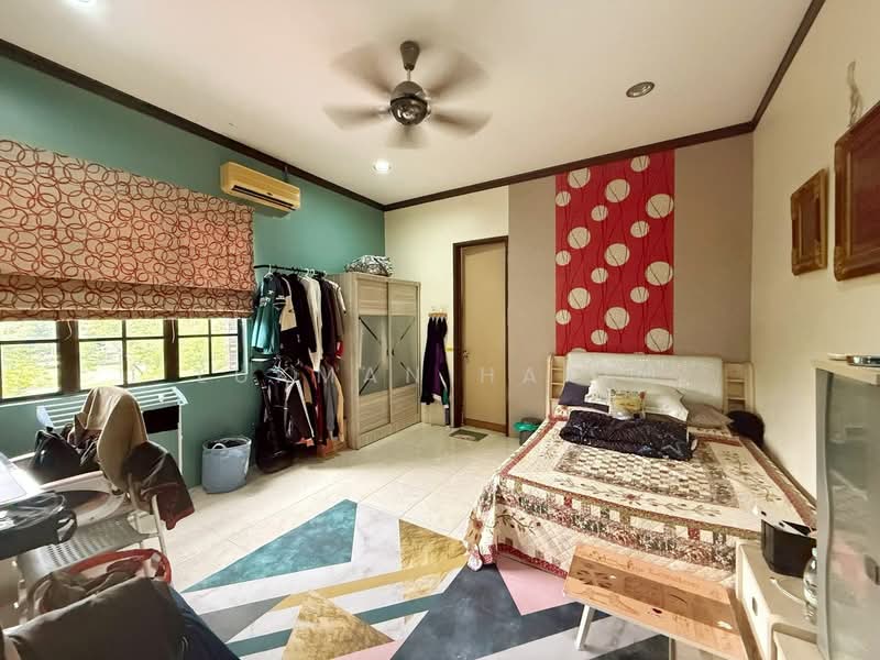 Bandar Nusaputra untuk Untuk Dijual - RM 1,200,000, Mac 2026 - Bedroom - PropertyGuru.com.my