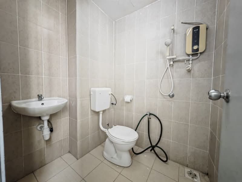Pangsapuri untuk Dijual di Desa Mas Apartment - Evelyn Khoo - Bathroom - PropertyGuru.com.my