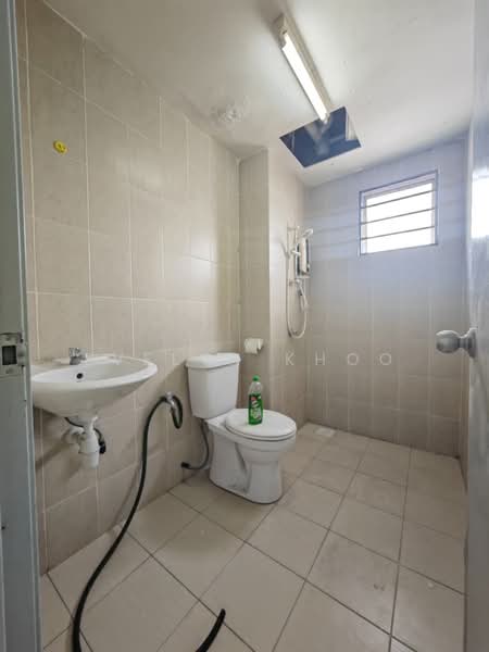 Pangsapuri untuk Dijual di Desa Mas Apartment - Evelyn Khoo - Bathroom - PropertyGuru.com.my