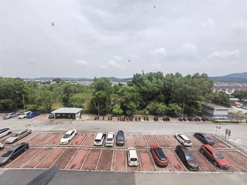 Pangsapuri untuk Dijual di Desa Mas Apartment - Evelyn Khoo - Car Park Area - PropertyGuru.com.my