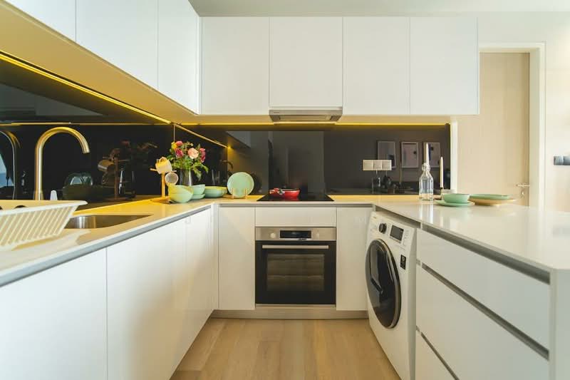 Service Residence for Rent at Star Residences One - Joey Lim - Kitchen - PropertyGuru.com.my