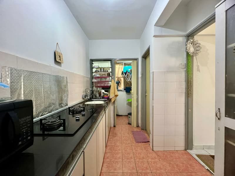 Apartment for Sale at Pangsapuri Subang Suria - Mohammad Din Majid - Kitchen - PropertyGuru.com.my