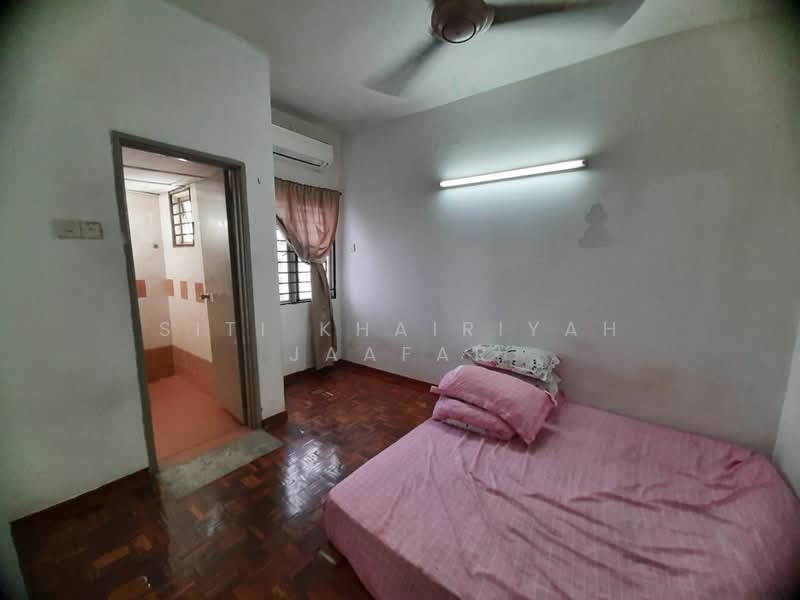 Apartment for Rent at Pangsapuri Mutiara Subang - SITI KHAIRIYAH JAAFAR - Bedroom - PropertyGuru.com.my
