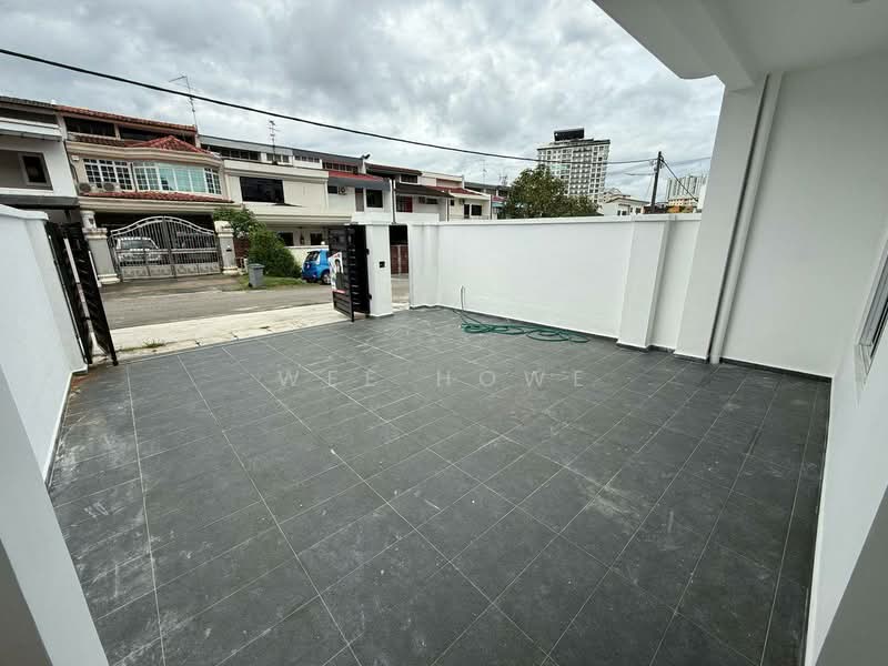 2-storey Terraced House for Sale in Taman Tasek (Johor Bahru) - Wee Howe - Exterior - PropertyGuru.com.my