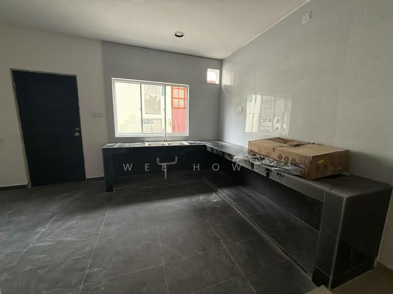 2-storey Terraced House for Sale in Taman Tasek (Johor Bahru) - Wee Howe - Kitchen - PropertyGuru.com.my