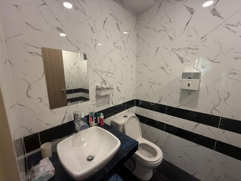 Condominium for Sale at QuayWest Residence - Alicia Poh - Bathroom - PropertyGuru.com.my