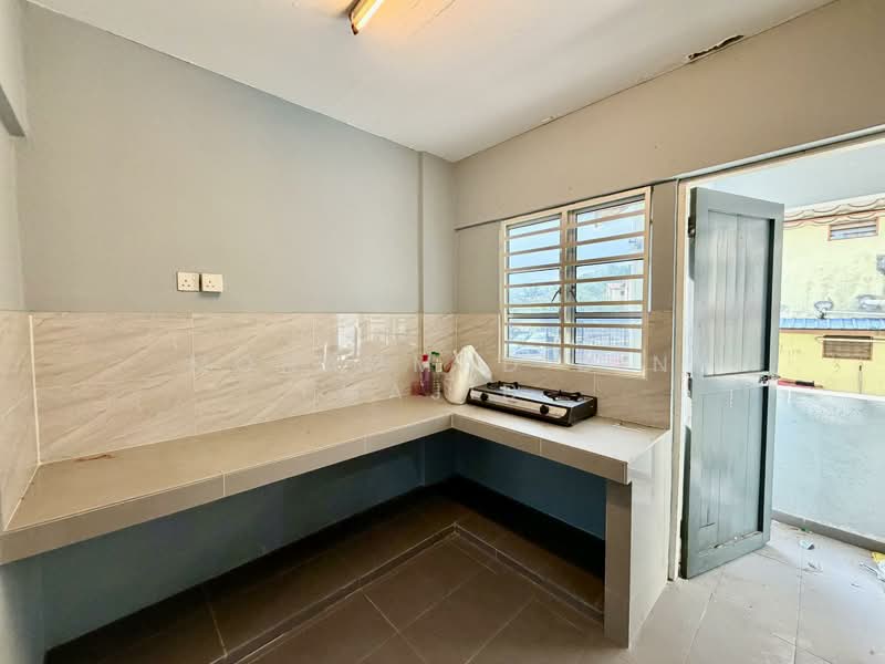 Flat Taman Melati untuk Untuk Dijual - RM 249,500, Mac 2026 - Kitchen - PropertyGuru.com.my