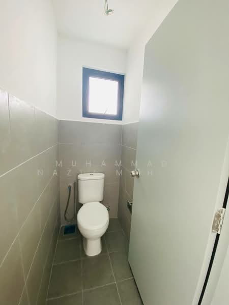 Shop for Rent in Taman Bangi Avenue (Bangi) - Muhammad Nazli Mohd Amin - Bathroom - PropertyGuru.com.my