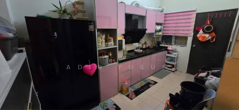 Double Story Jalan Dividen Tiga Seksyen 23 Shah Alam untuk Untuk Dijual - RM 650,000, Mac 2026 - Kitchen - PropertyGuru.com.my