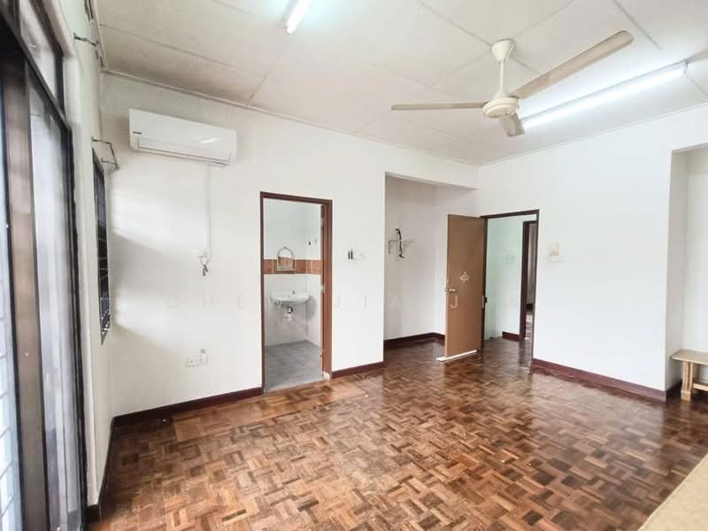 2-storey Terraced House for Sale in Bandar Baru Permas Jaya (Permas Jaya) - Chew Jia Jia - Living Room - PropertyGuru.com.my
