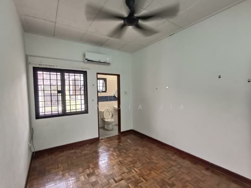 2-storey Terraced House for Sale in Bandar Baru Permas Jaya (Permas Jaya) - Chew Jia Jia - Bathroom - PropertyGuru.com.my