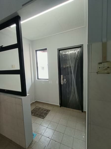 Rumah Teres 2-Tingkat untuk Dijual di Bandar Baru Permas Jaya (Permas Jaya) - Chew Jia Jia - Entrance - PropertyGuru.com.my