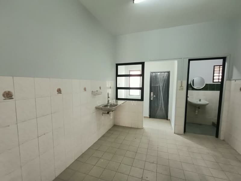 Rumah Teres 2-Tingkat untuk Dijual di Bandar Baru Permas Jaya (Permas Jaya) - Chew Jia Jia - Kitchen - PropertyGuru.com.my