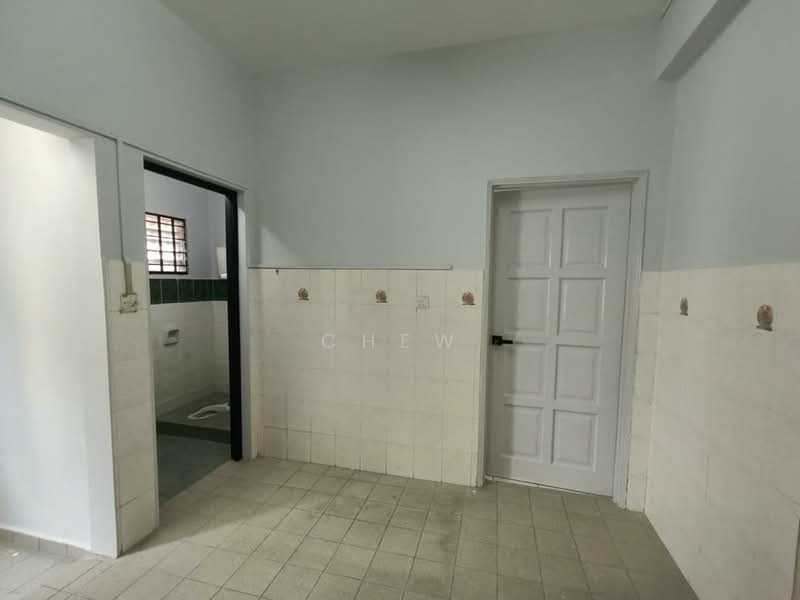Rumah Teres 2-Tingkat untuk Dijual di Bandar Baru Permas Jaya (Permas Jaya) - Chew Jia Jia - Bathroom - PropertyGuru.com.my