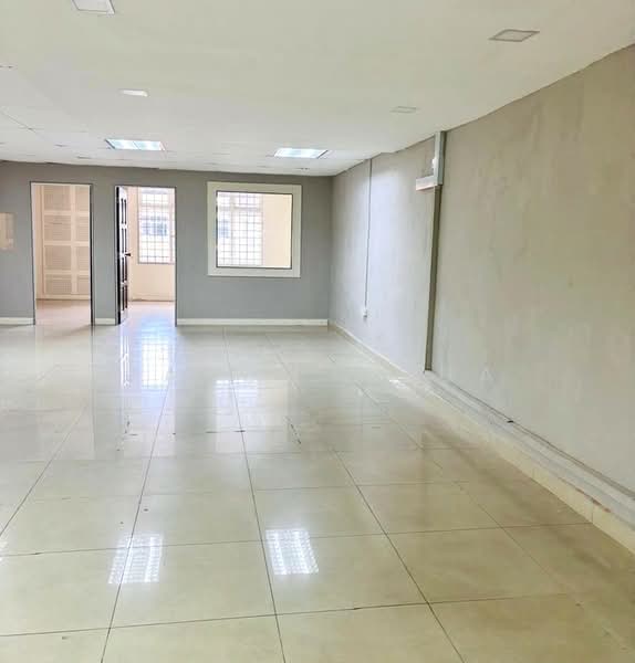 Office for Rent in Taman Molek (Johor Bahru) - Jason Chua - Interior - PropertyGuru.com.my