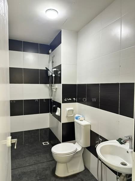 Service Residence for Rent at Sky Oasis Residence (Pangsapuri Oasis 1) - Alex How - Bathroom - PropertyGuru.com.my