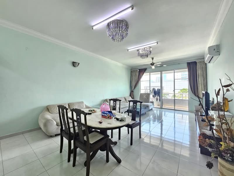 Condominium for Sale at Bayswater Resort Condominium - May Chiam Khooi Bee - Living Room - PropertyGuru.com.my