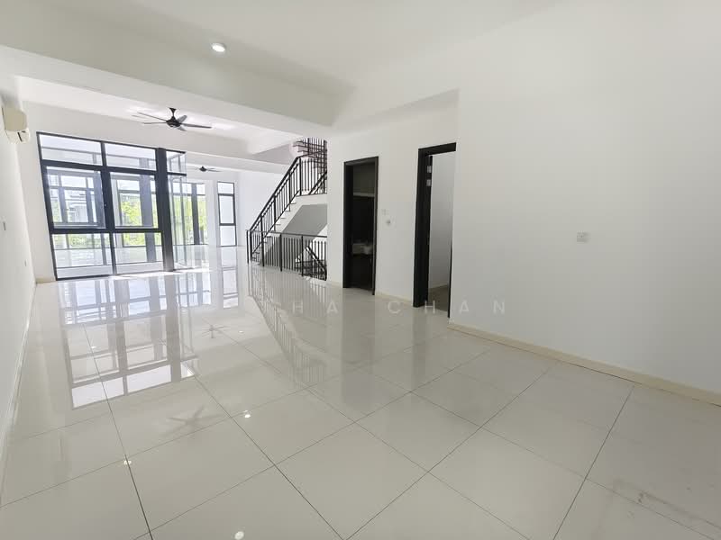 3-storey Terraced House for Sale in Ampang (Selangor) - Hetha Chan - Living Room - PropertyGuru.com.my