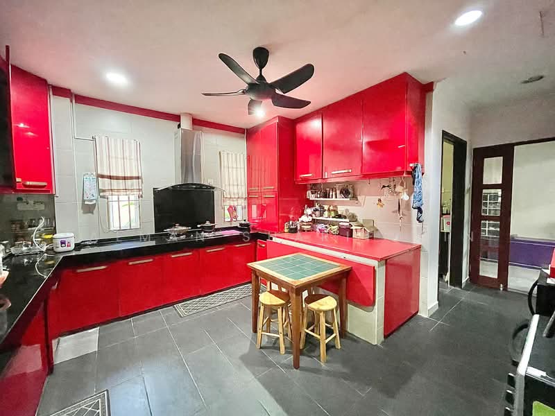 Bungalow for Sale in Bangi (Selangor) - Salman Sharifudin - Kitchen - PropertyGuru.com.my
