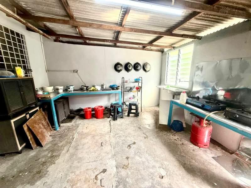2-storey Terraced House for Sale in Taman Desa Wira (Telok Panglima Garang) - Simon Lee - Kitchen - PropertyGuru.com.my