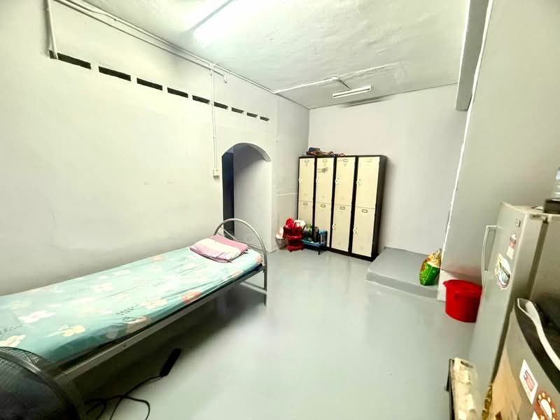 2-storey Terraced House for Sale in Taman Desa Wira (Telok Panglima Garang) - Simon Lee - Bedroom - PropertyGuru.com.my