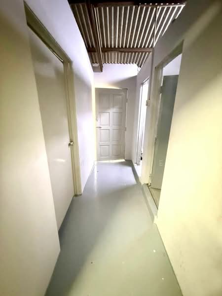 2-storey Terraced House for Sale in Taman Desa Wira (Telok Panglima Garang) - Simon Lee - Corridor - PropertyGuru.com.my