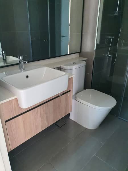 Servis Apartment untuk Dijual di 10 Stonor - Andy . - Bathroom - PropertyGuru.com.my