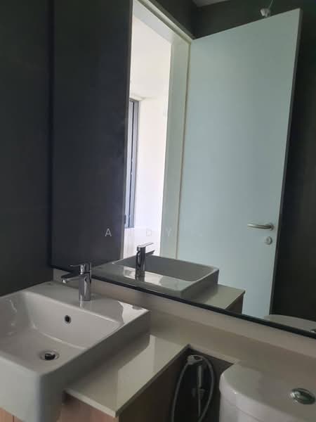 Servis Apartment untuk Dijual di 10 Stonor - Andy . - Bathroom - PropertyGuru.com.my