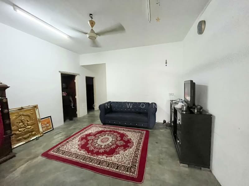 Bungalow for Sale in Kampung Sungai Bakau Tambahan (Rawang) - Leon Wong - Living Room - PropertyGuru.com.my