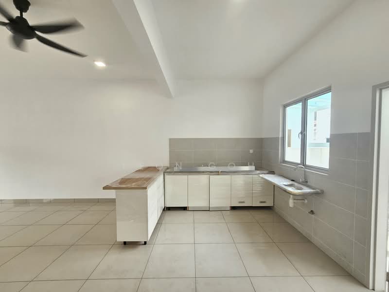 2-storey Terraced House for Rent in Bandar Rimbayu (Telok Panglima Garang) - Leon Goh - Kitchen - PropertyGuru.com.my