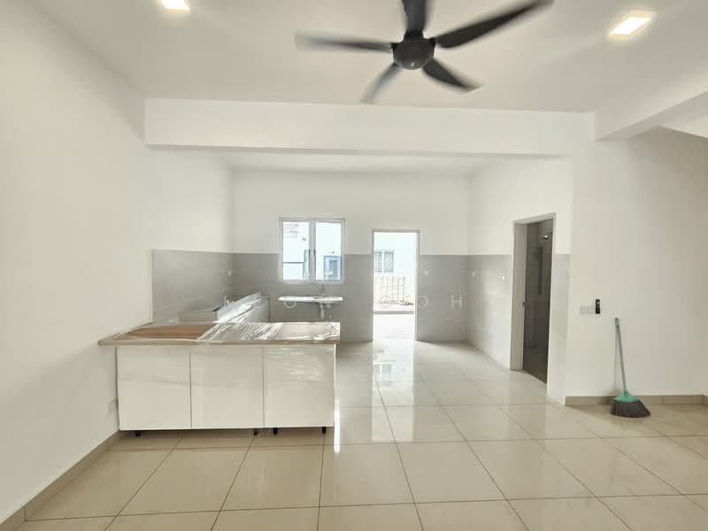 2-storey Terraced House for Rent in Bandar Rimbayu (Telok Panglima Garang) - Leon Goh - Kitchen - PropertyGuru.com.my