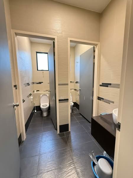 Factory for Sale in Eco Business Park 1 (Johor Bahru) - Joan Sin - Bathroom - PropertyGuru.com.my